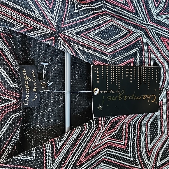 NWT Glitter sleeveless top - Picture 3 of 7